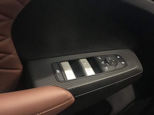 Fahrzeugabbildung Mitsubishi Outlander TOP Luxury-Paket 2.4PHEV ACC/Navi/Pano