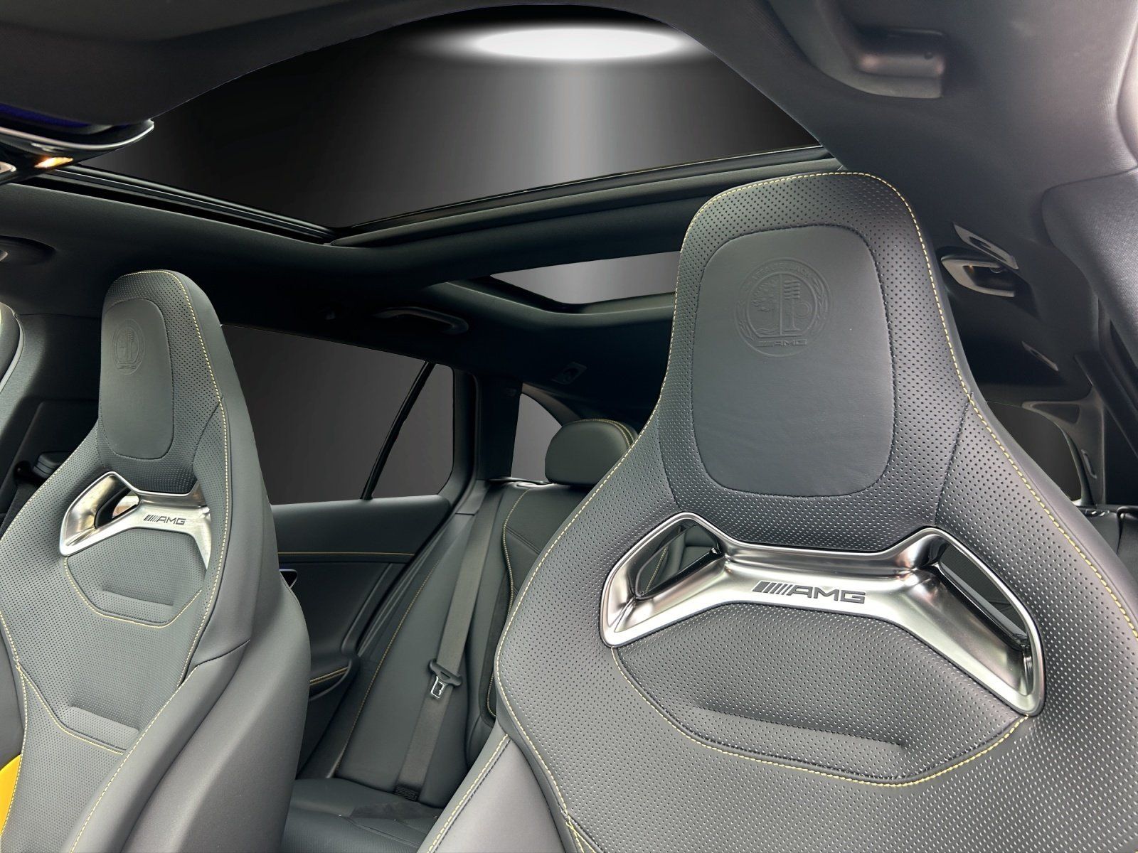 Fahrzeugabbildung Mercedes-Benz C63SE T €144.835-Perf.Sitz DISTRO AERO Pano Memo