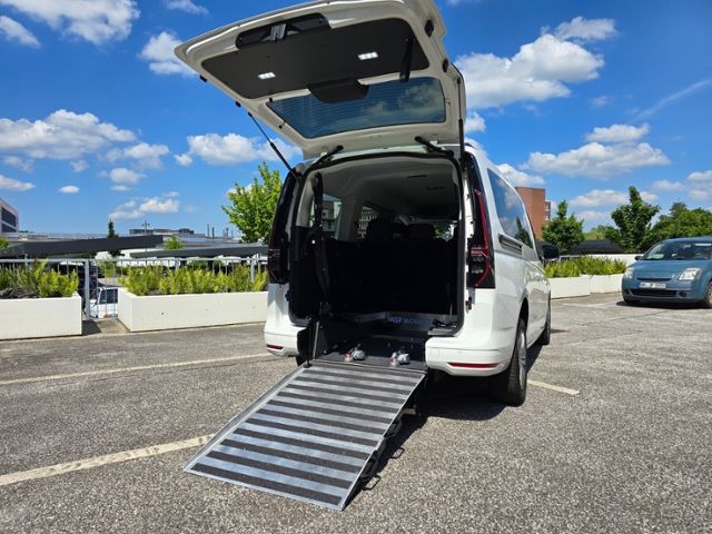 Volkswagen Caddy Maxi Heckeinstieg Rollstuhl