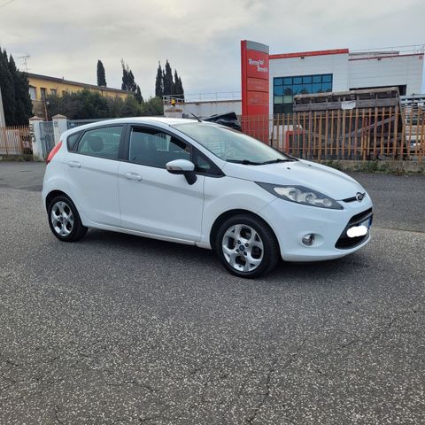 Ford Fiesta 1.4 TDCi 70CV 5 porte Titanium