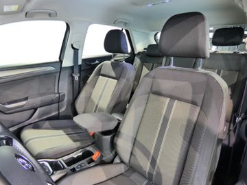 Volkswagen T-Roc - 11