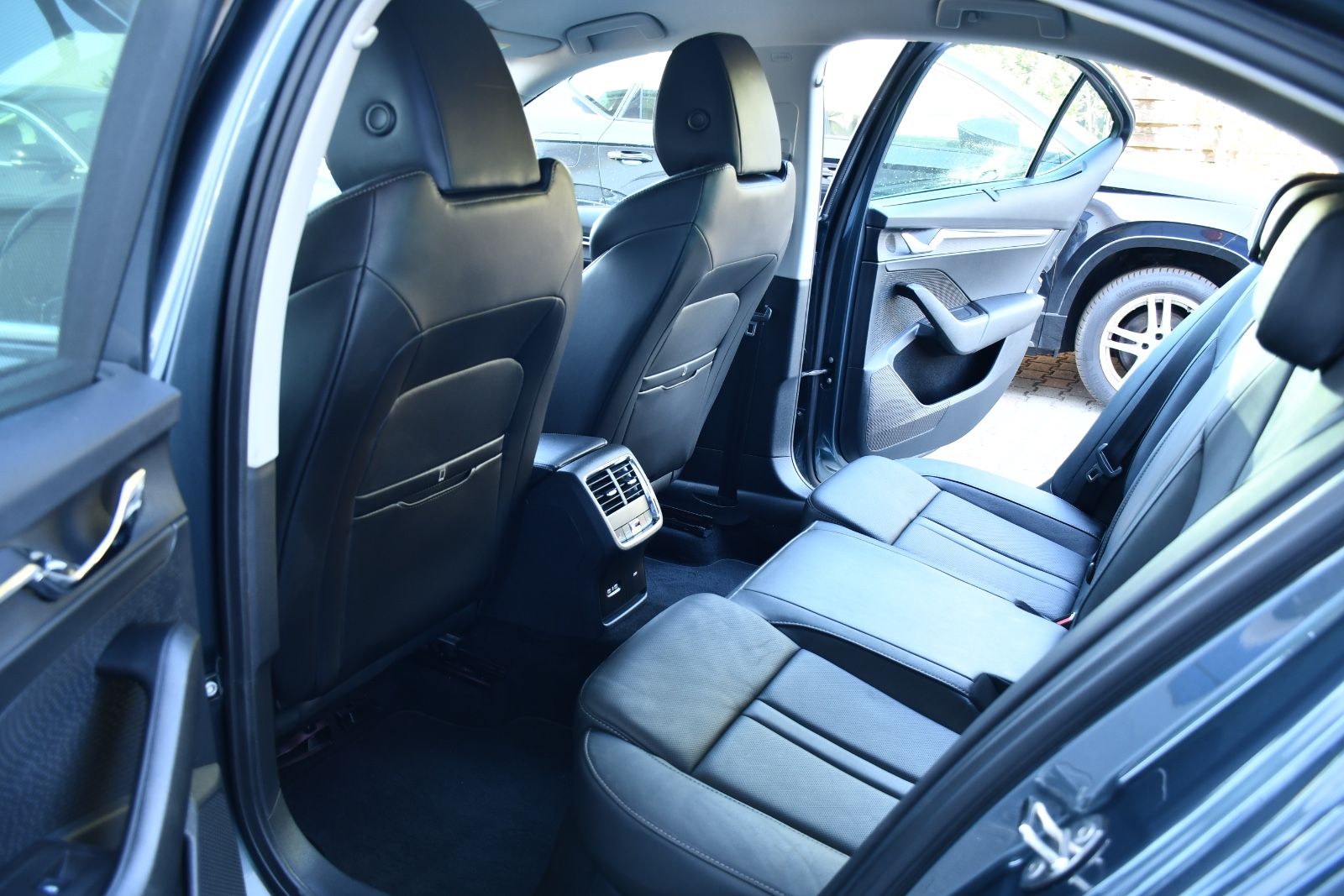 Skoda Octavia 2.0 TDI First Edition Canton HeadUp ACC foto 15