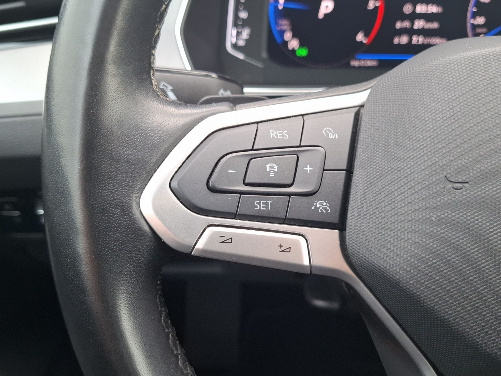 Fahrzeugabbildung Volkswagen Passat Variant TDI Business DSG Standhzg. Matrix