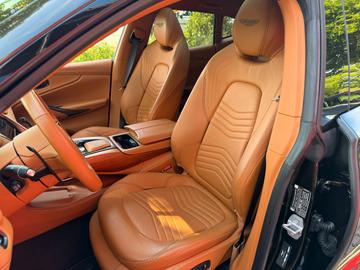 2020 Aston Martin DBX 缩略图 16
