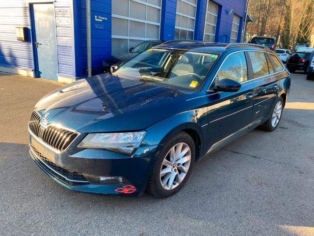 Skoda Superb Combi Ambition DSG Unfall