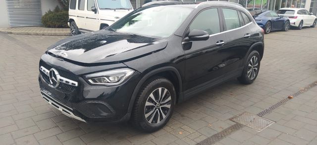 Mercedes-Benz GLA 200d , 110KW , 8AT ENGINE GEARBOX OK