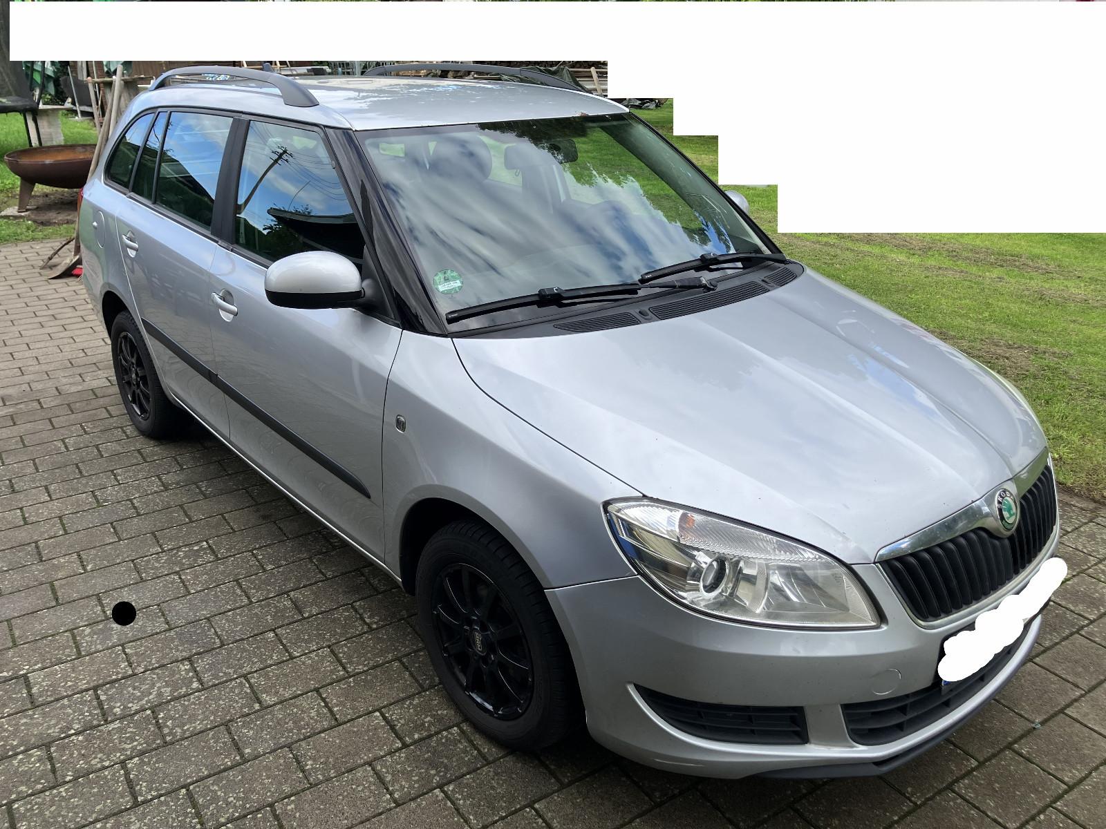 Skoda Fabia 2012 — rear view