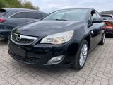 Opel Astra J Lim. 5-trg. 150 Jahre Opel*PDC*AHK*Tempo - Opel Astra mit Benzin-Antrieb: 150 Jahre