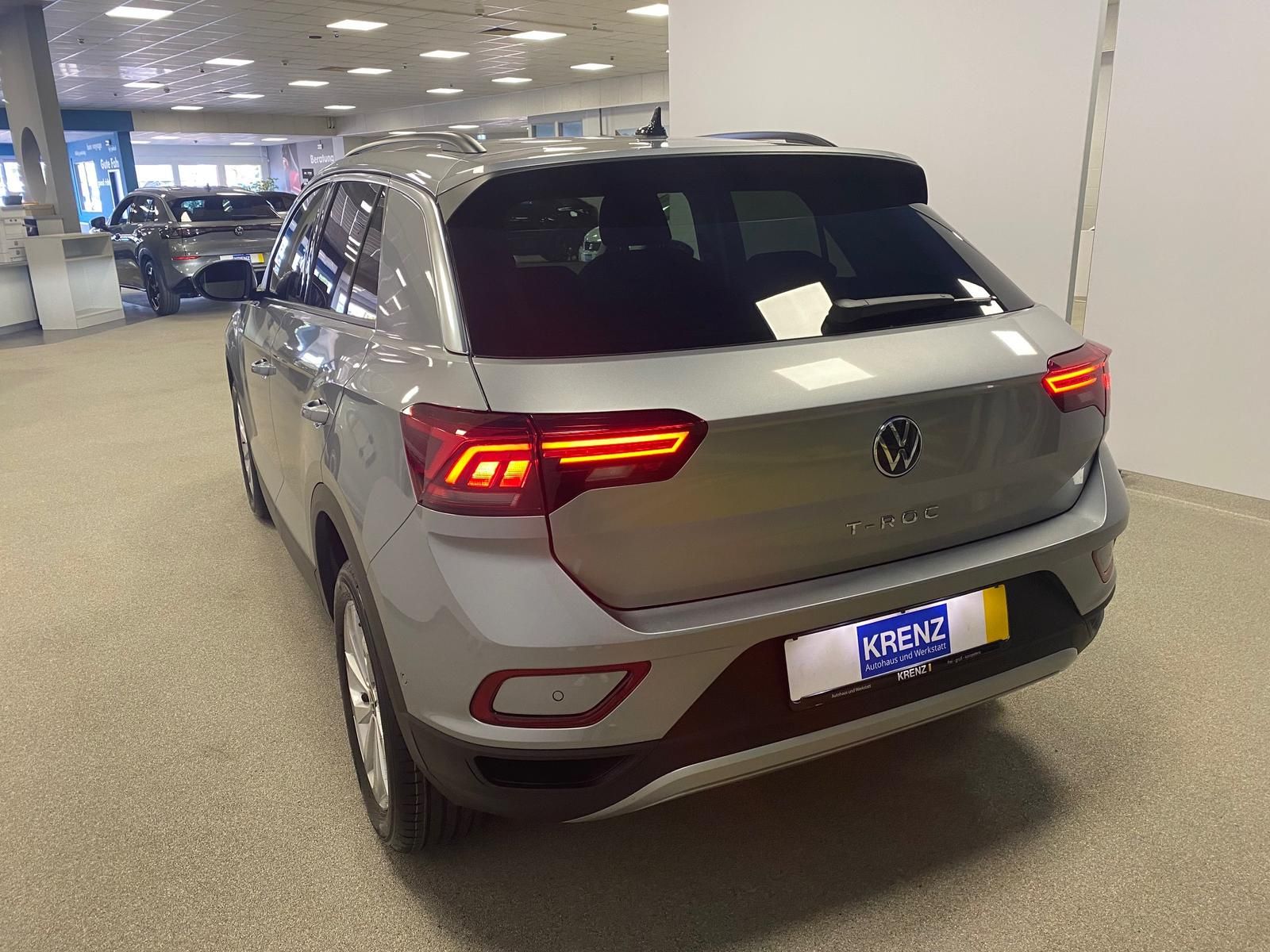 Fahrzeugabbildung Volkswagen Golf Variant 2.0 16V T FSI R BMT/Start-Stopp 4Mo