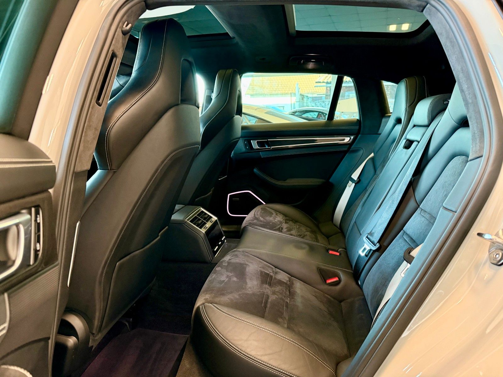 Fahrzeugabbildung Porsche Panamera GTS Sport Turismo Panorama/ACC/HeadUp