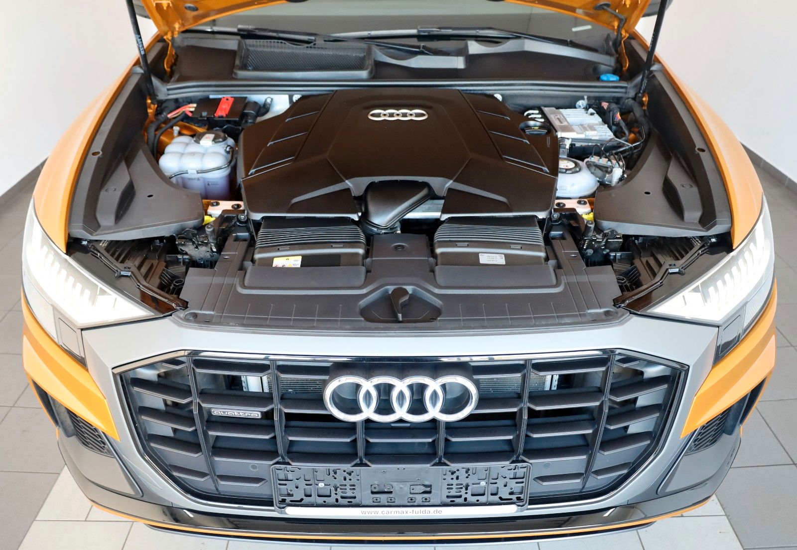 Fahrzeugabbildung Audi Q8 60 TFSI e quattro,S Line,Matrix, CarPlay, 21"