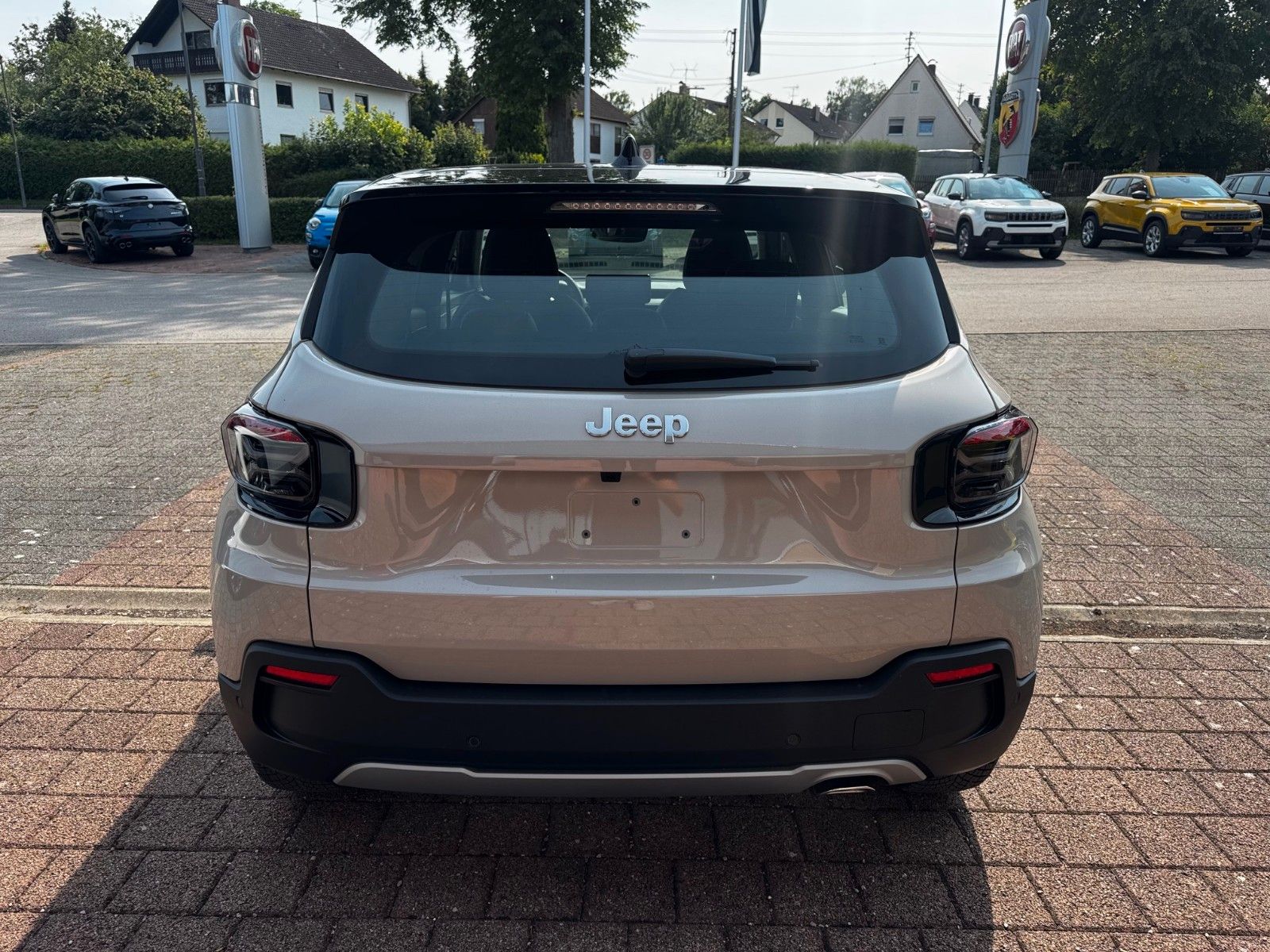Fahrzeugabbildung Jeep Avenger 1.2 Altitude Benziner NAVI KAMERA SITZHG