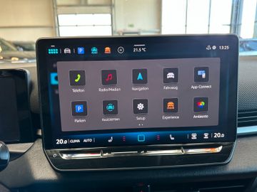 MYAUTOCENTER – Gebraucht- und Jahreswagen mit Werkstattservice in Pfaffenhofen Volkswagen T-Roc Style *1.HAND*19%MWST*ALCANTARA*CARPLAY*