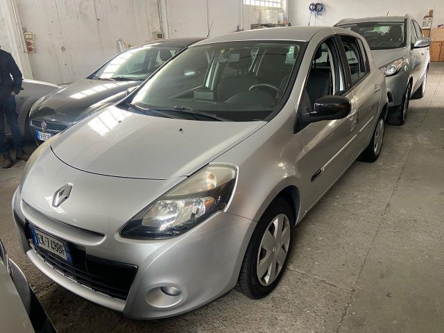 Renault Clio 1.2 16V 5 porte neopatentati