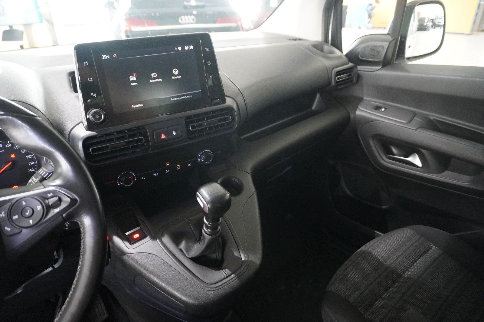 Fahrzeugabbildung Opel Combo Life 1.5D ELEGANCE NAVI/LED/KAMERA/SH/AHK
