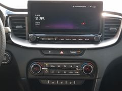 Fahrzeugabbildung Kia Ceed 1.5 T-GDI GT-line Navi Glasdach LED