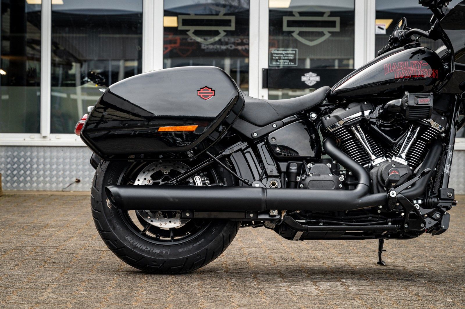 Fahrzeugabbildung Harley-Davidson FXLRST LOW RIDER ST 117 MY25 - RockfordFosgate