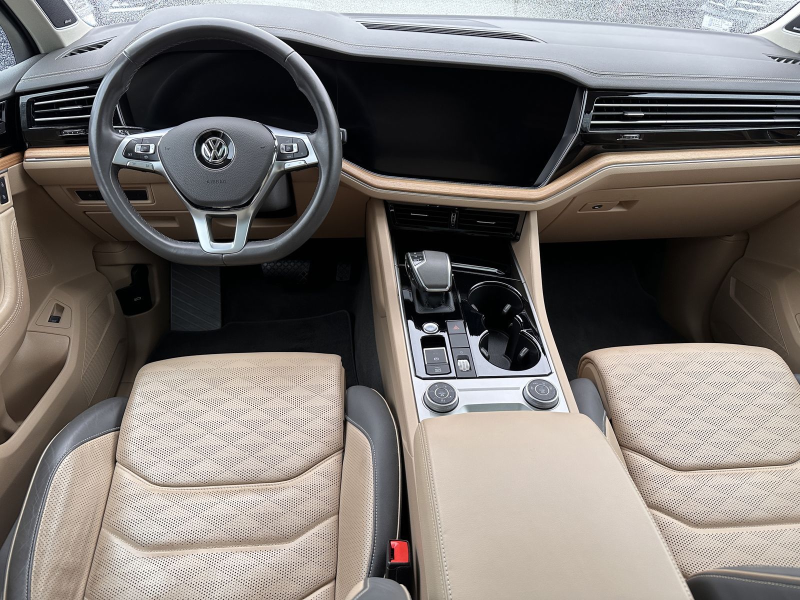 Fahrzeugabbildung Volkswagen Touareg 3.0 TDI*4Motion*AHK*Pano*HeadUp*Cam*