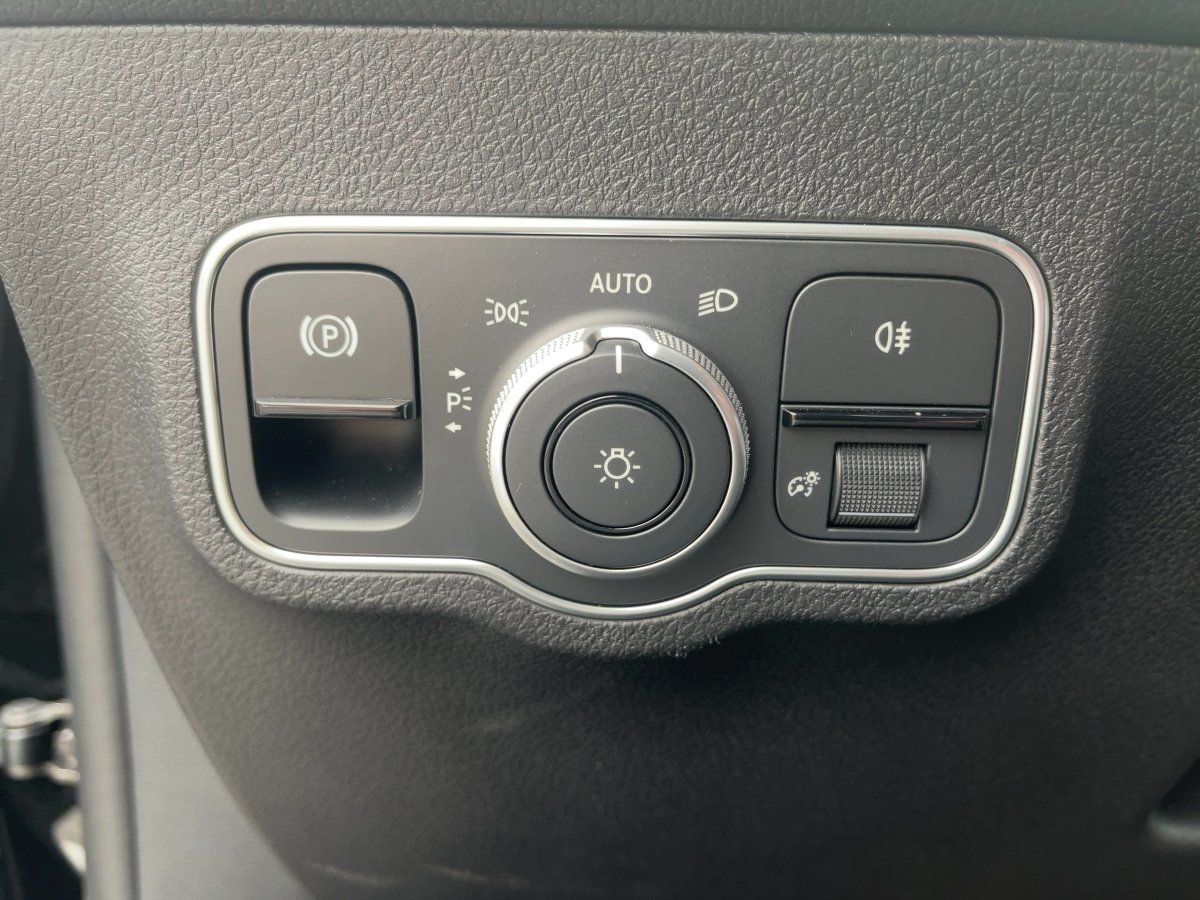 Fahrzeugabbildung Mercedes-Benz GLB 220 d 4M AMG/Night/Kamera/AHK