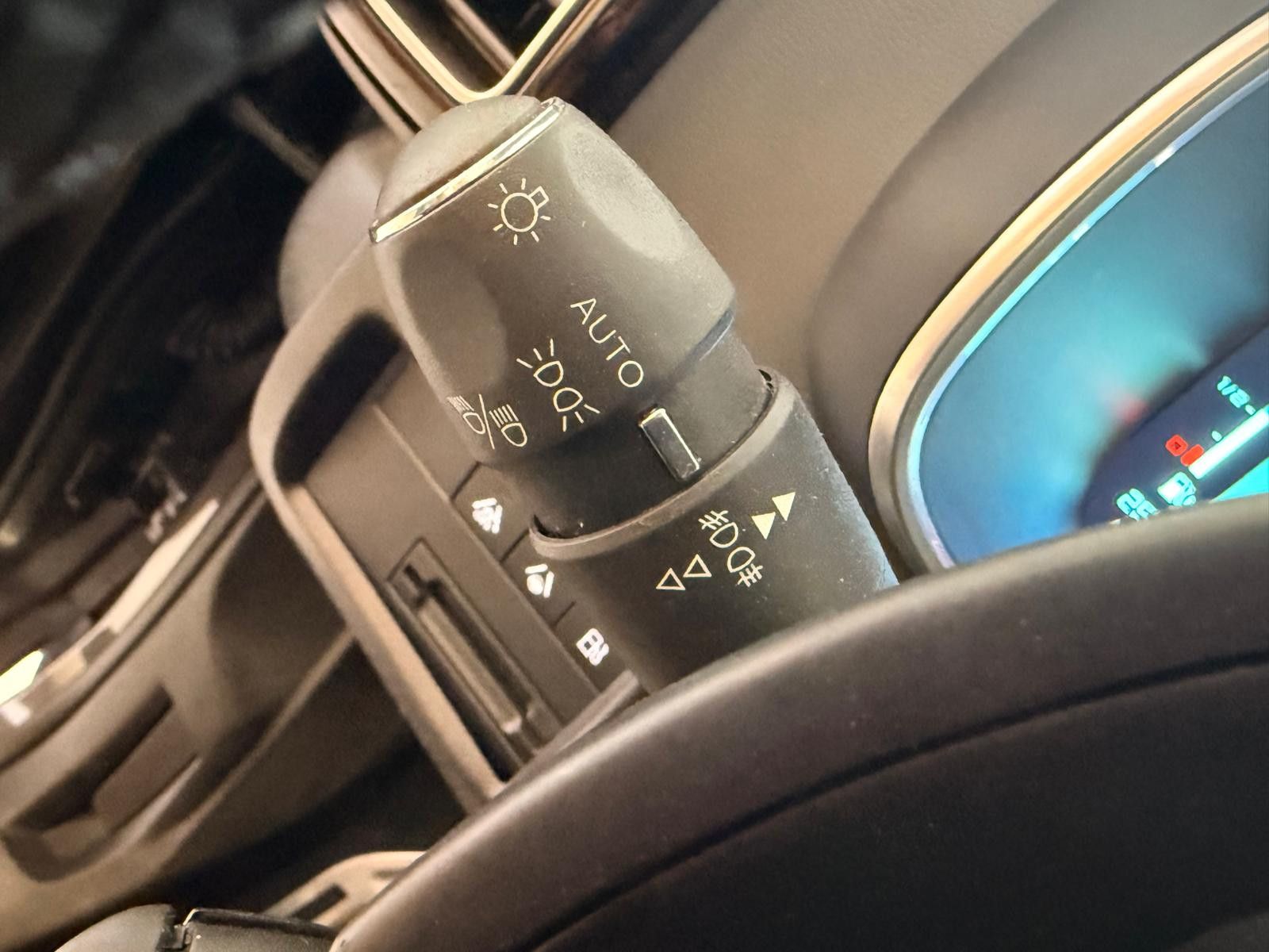 Fahrzeugabbildung Citroën C5 Aircross Hybrid/PANORAMA/LEDER/NAVI/KAMERA