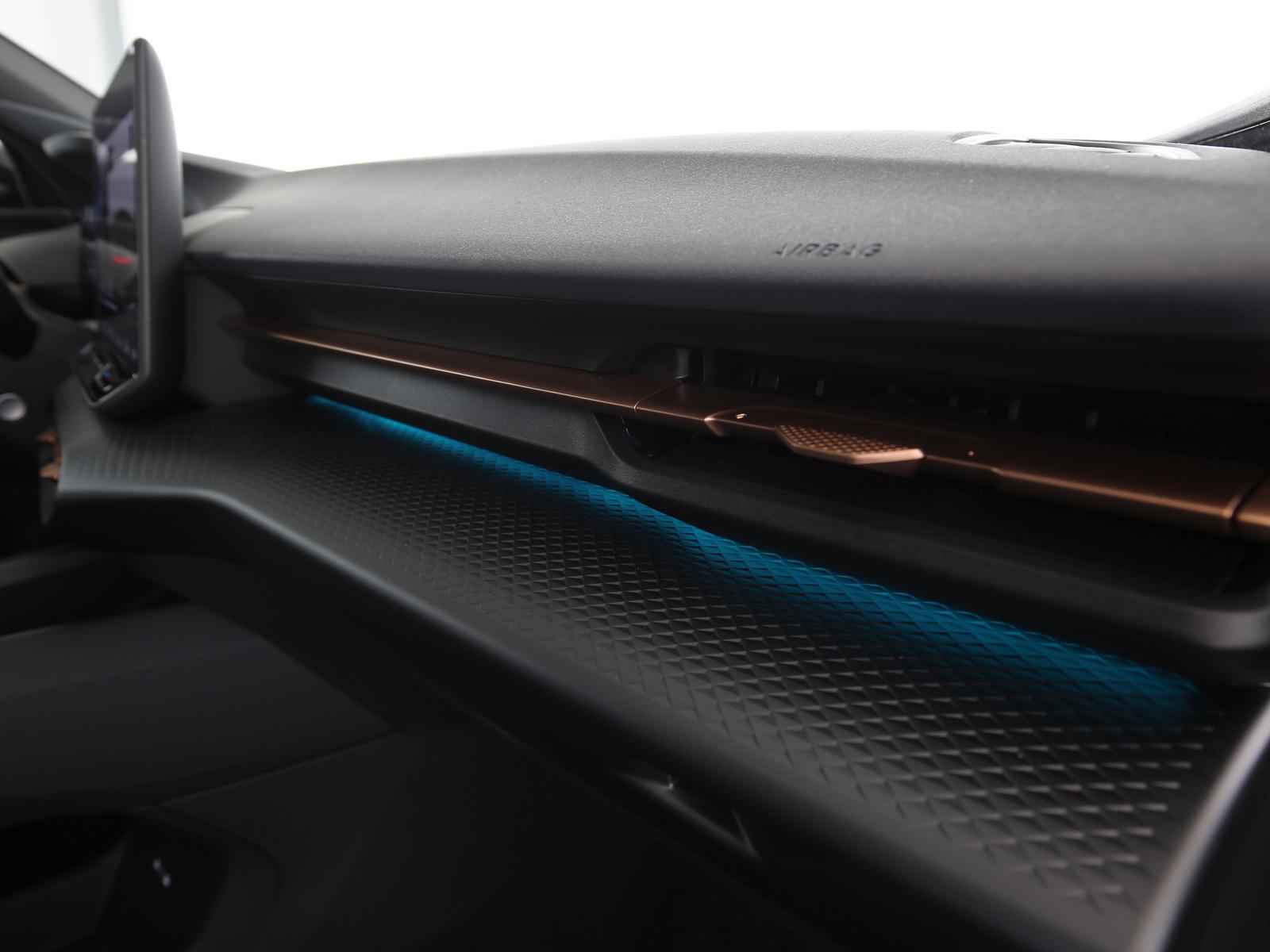Cupra Raval Endurance 211 PS  52 kWh Dynamic Plus  LED