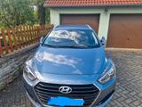 Hyundai i40 1.7 CRDi 104kW blue Premium Premium - Hyundai i40 Premium mit Diesel-Antrieb