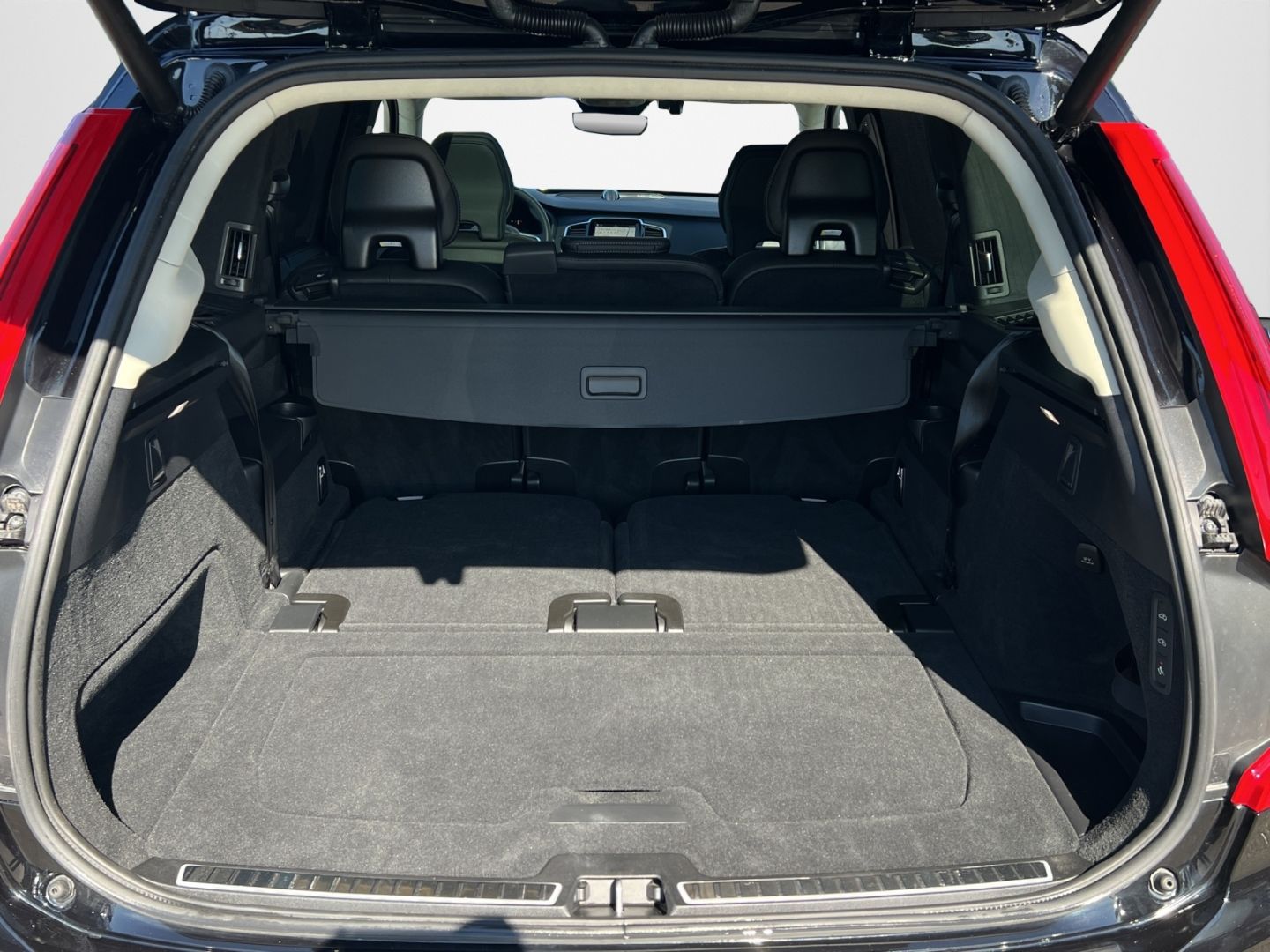 Volvo XC90 Ultra Dark Recharge Plug-In AWD 7-Sitzer foto 13