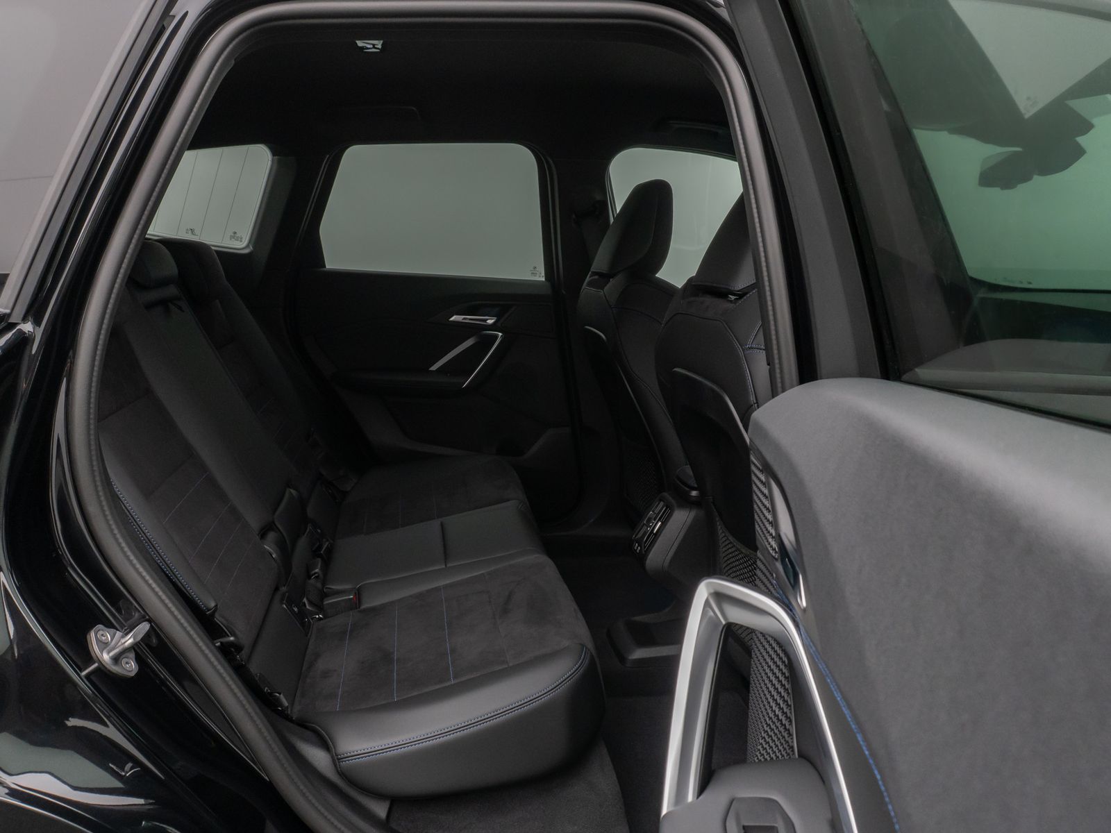 Fahrzeugabbildung BMW iX1 xD30 M Sport Kamera DAB DrivAssist Komfort