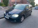 Volkswagen VW Touran 170 ps 7 Sitzer viel neu AHK TÜV - Volkswagen Touran: Ps 170