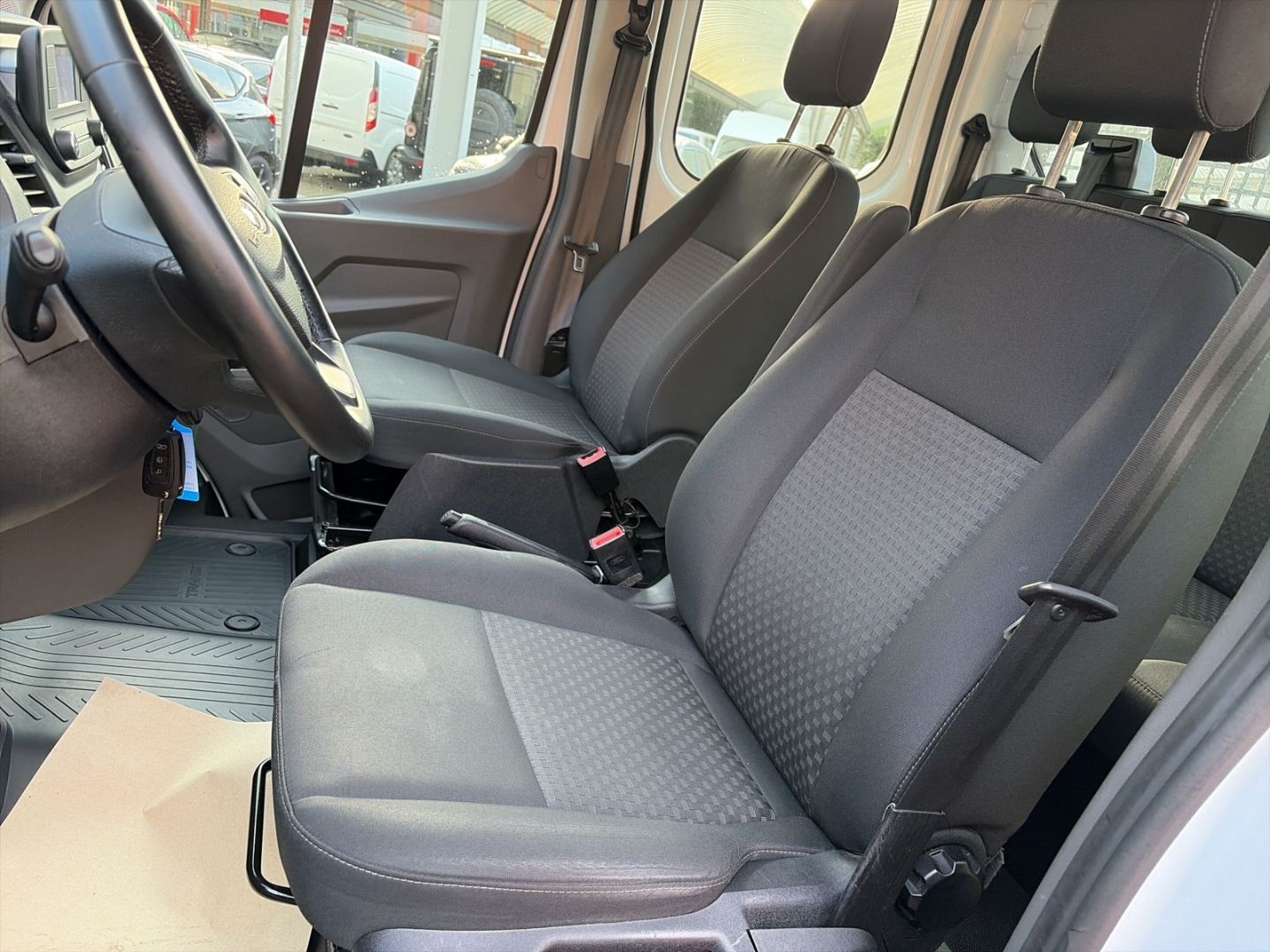 Fahrzeugabbildung Ford Transit Pritsche 350 L3 DoKa Trend StandHZG AHK