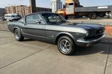 Ford Mustang Fastback V8 - Ford Mustang aus 1965: Fastback