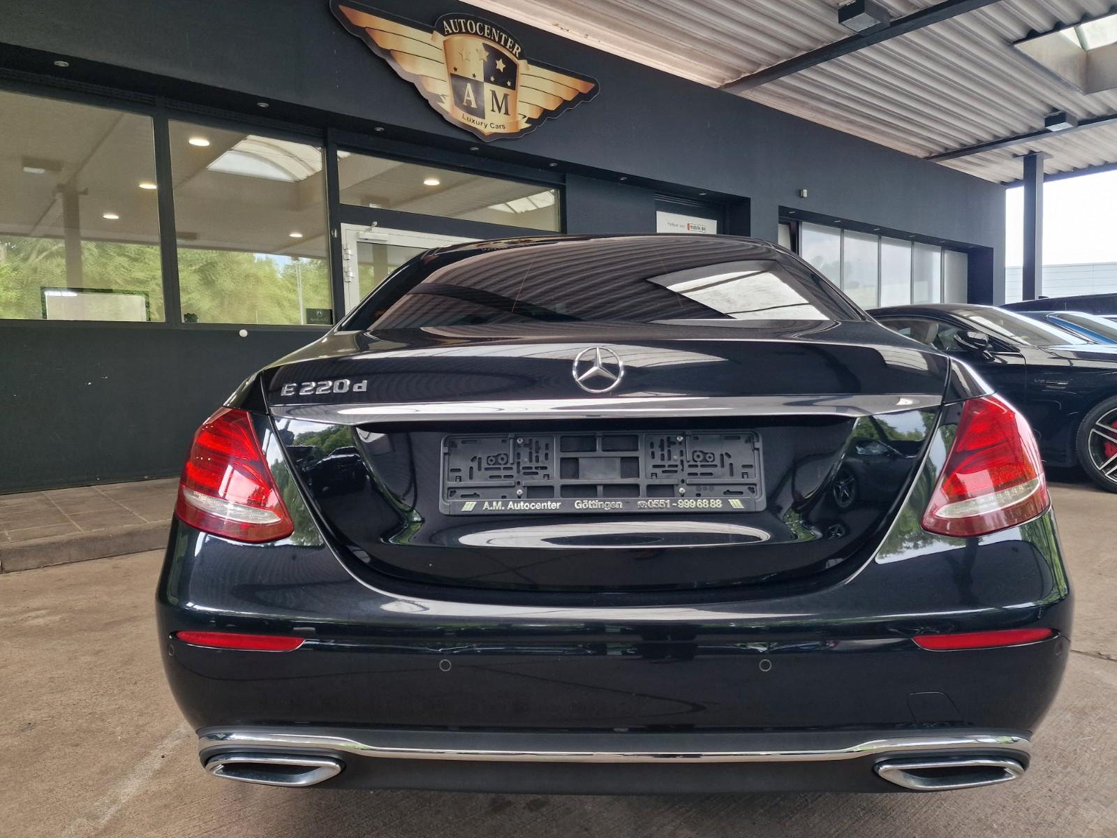 Mercedes-Benz E 220d Lim. AVANTGARDE Teilleder/Kamera/LED