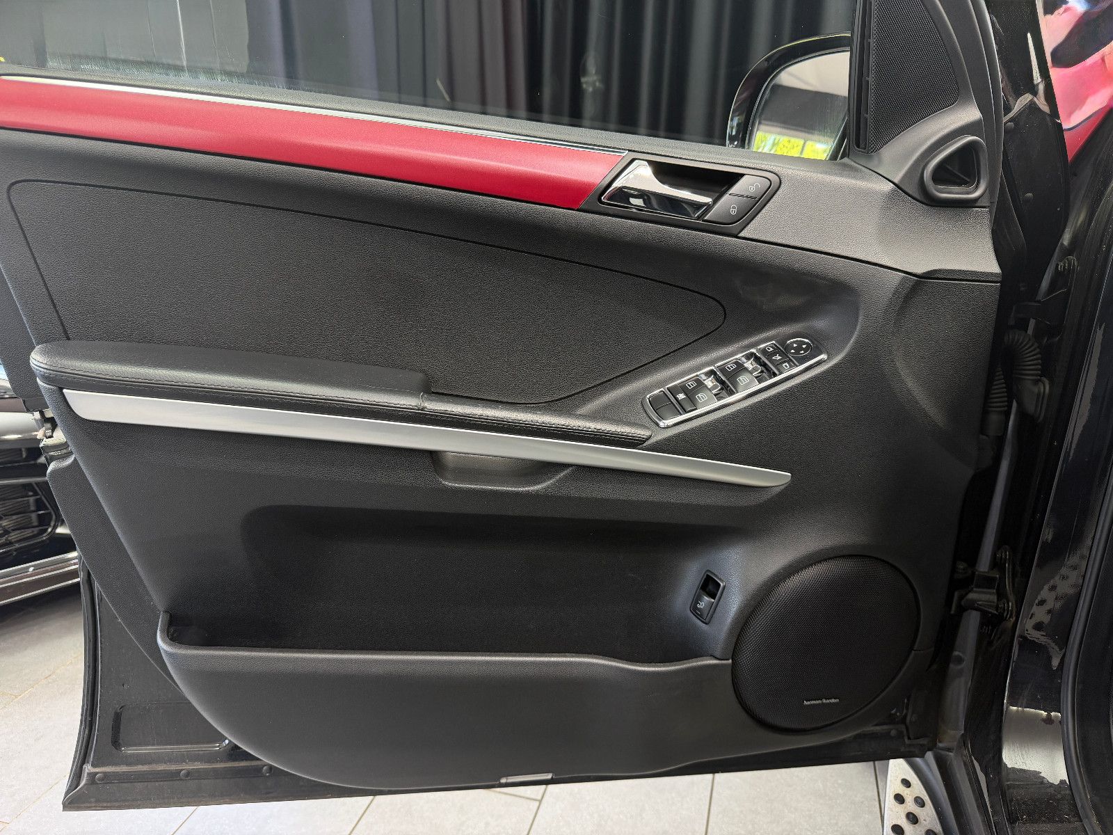 Fahrzeugabbildung Mercedes-Benz ML 500 4Matic 5.0 V8|H&K|PANO|NAVI|AHK