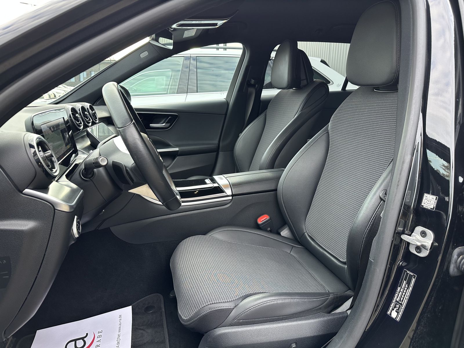 Fahrzeugabbildung Mercedes-Benz C 200d T Avantgarde NAV+LED+KAM+CARPLAY+VC+17ZO