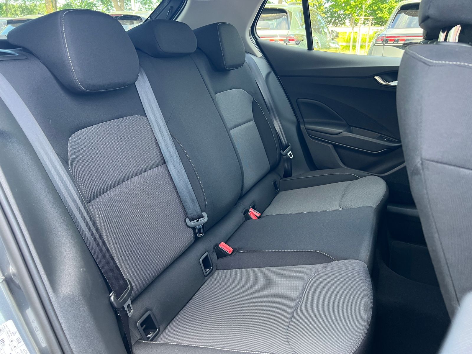 Fahrzeugabbildung SKODA Fabia Selection Tour 1.0 TSI *Vorb. AHK, LED, Ka