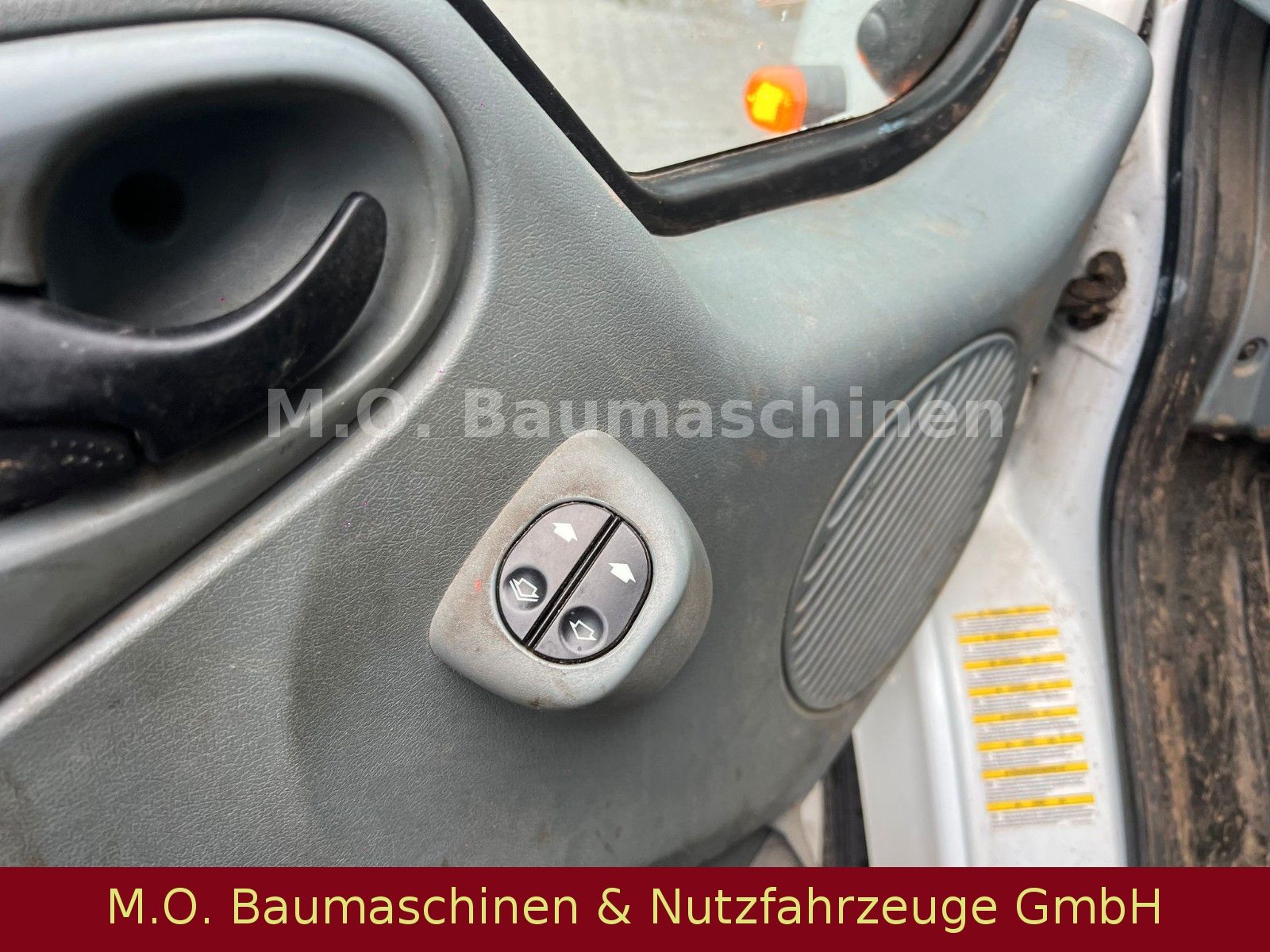 Fahrzeugabbildung Ford Transit Pritsche 115T350  Doka /
