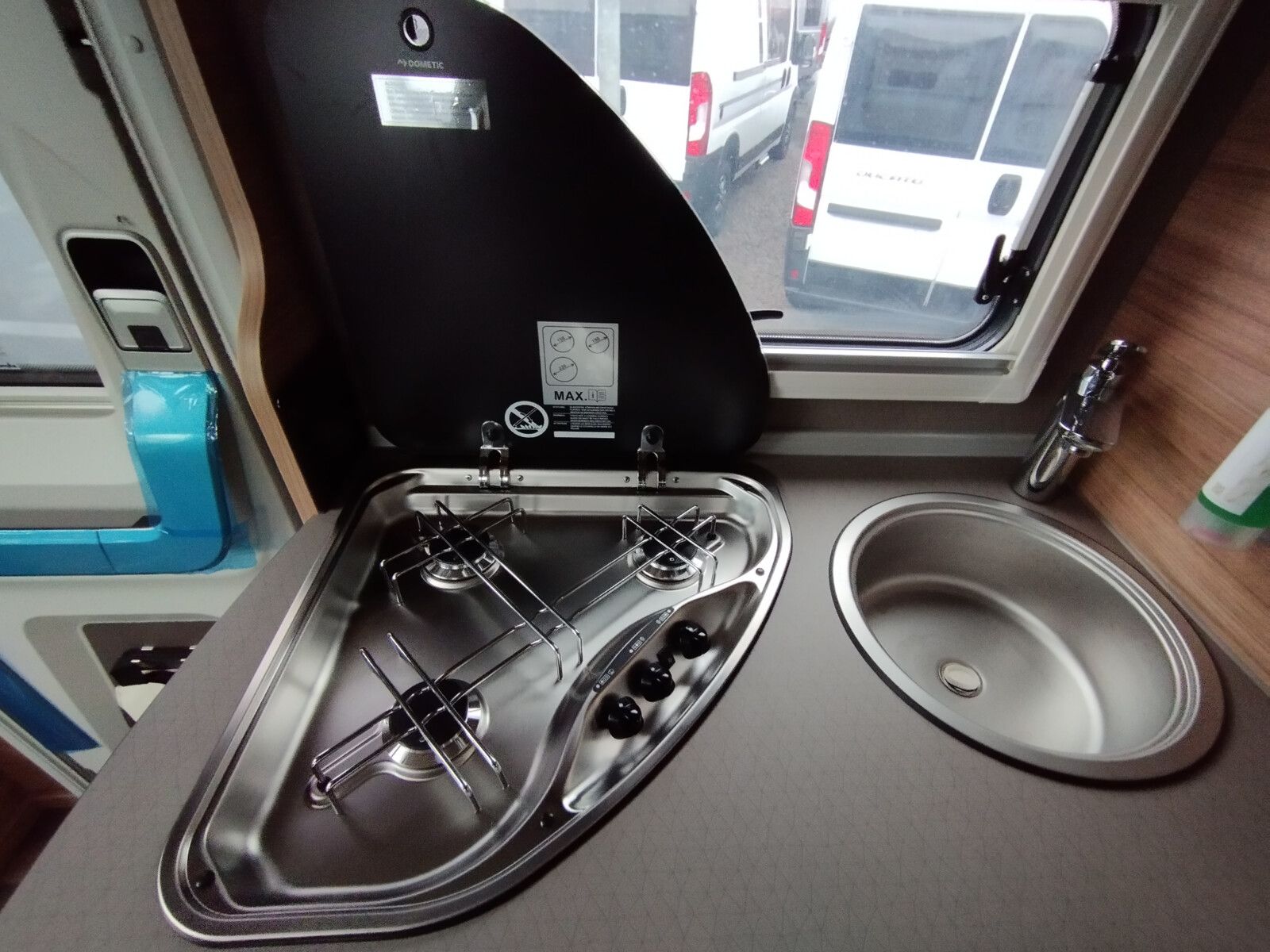 Fahrzeugabbildung Weinsberg CaraCompact Suite MB EDITION PEPPER 640 MEG 24er