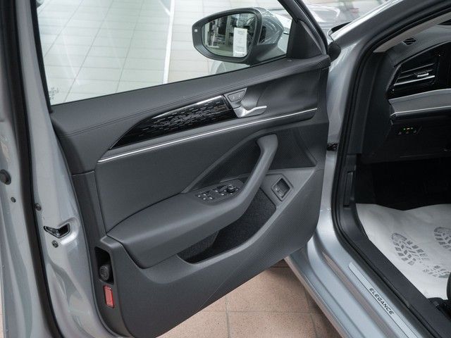 Passat Variant Elegance eHybrid AHK Business Pre