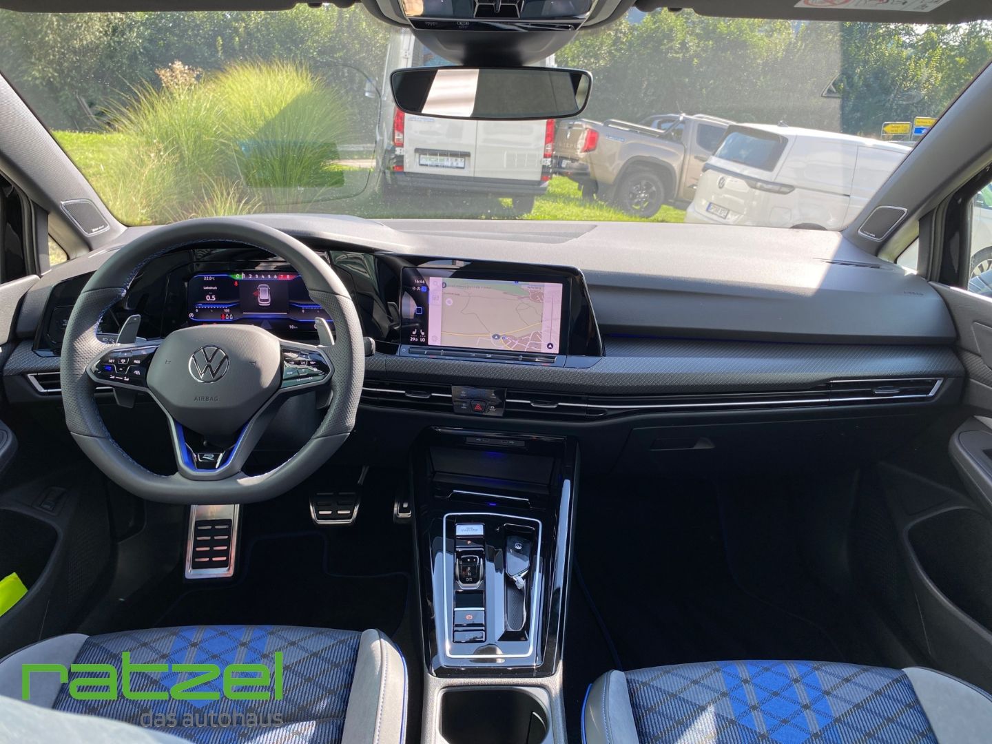 Fahrzeugabbildung Volkswagen Golf Variant VIII R 4Motion 2.0 TSI DSG DCC+NAVI