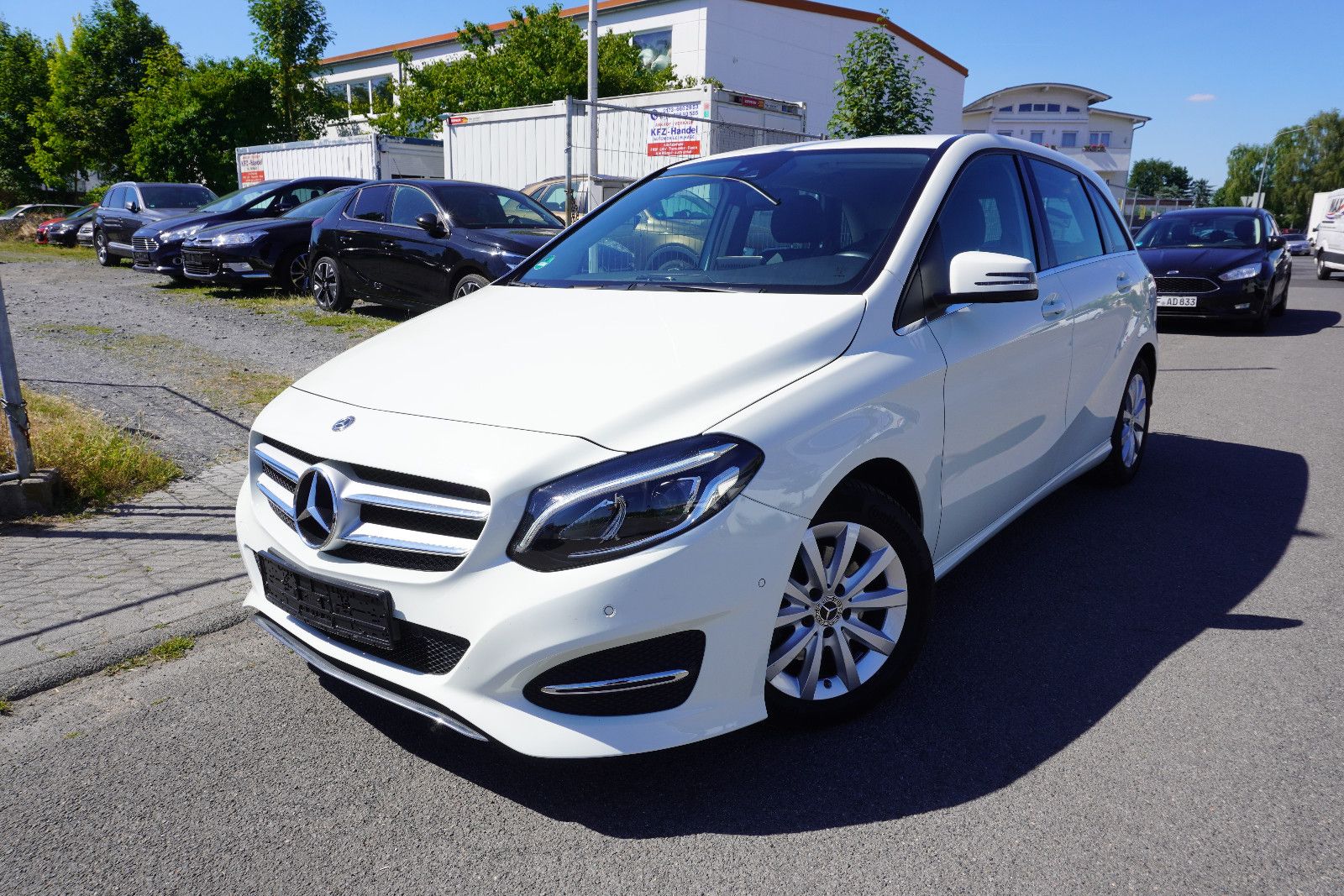 MERCEDES-BENZ B 220 4Matic Edition B - 1. Hand - top gepflegt