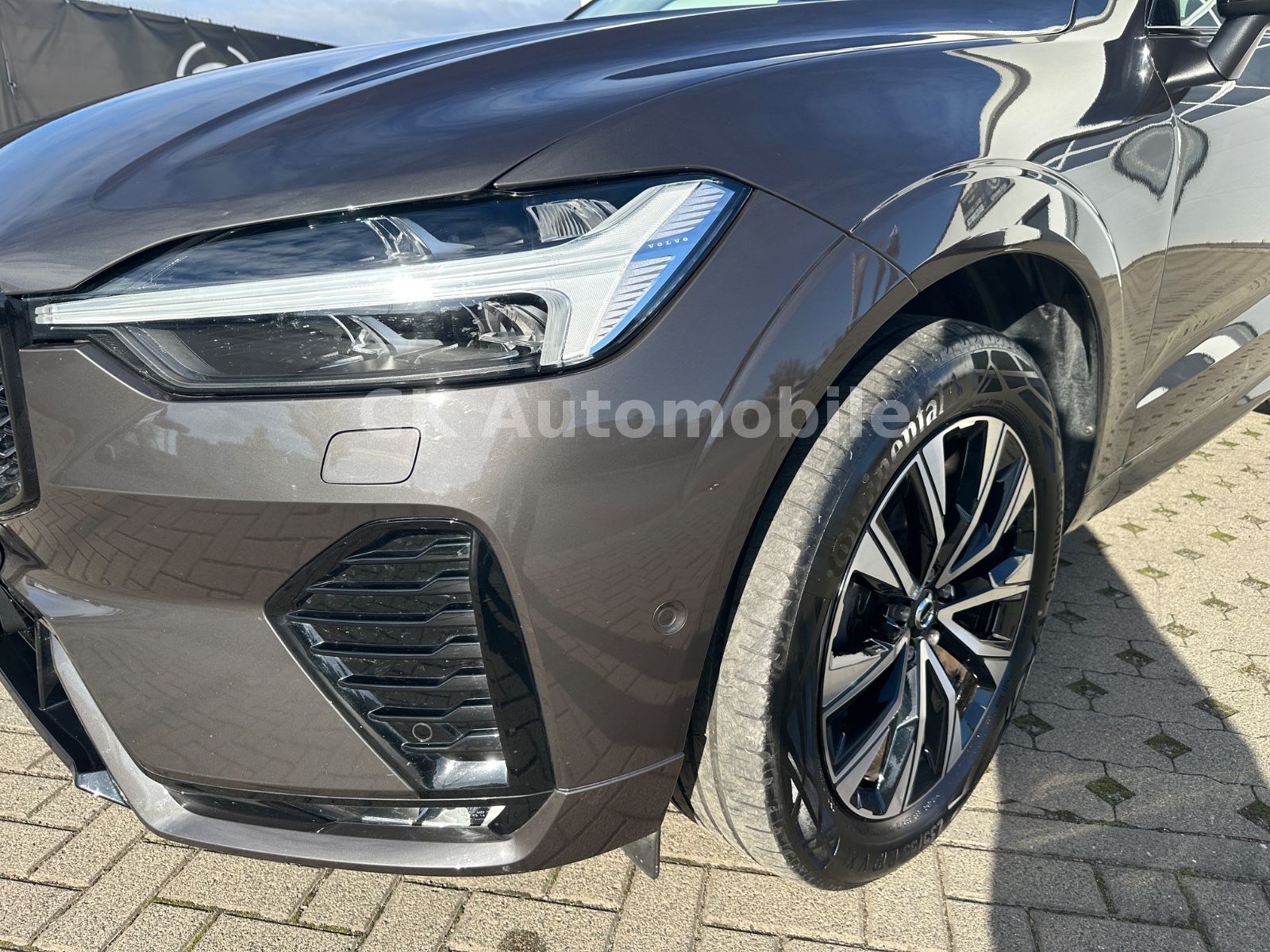 Fahrzeugabbildung Volvo XC60 B4 PlusDark AWD/BLIS/Leder/Pano/LED/360°Kam