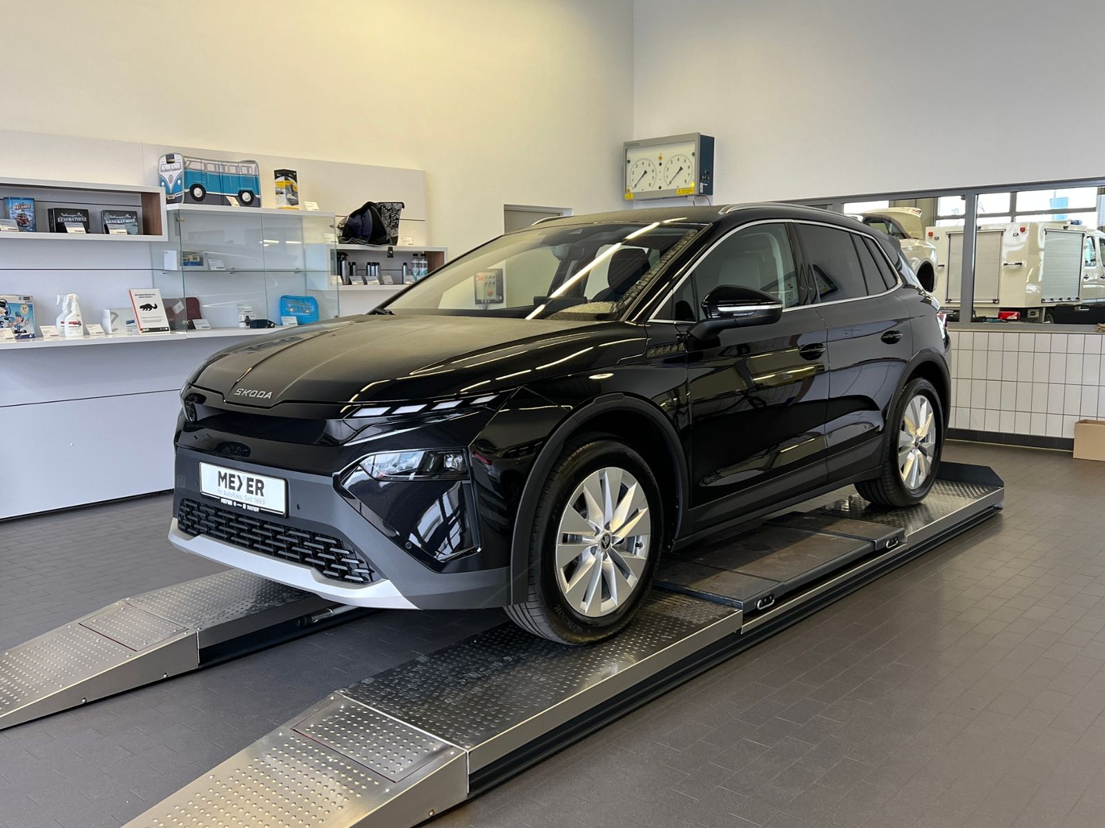 Fahrzeugabbildung SKODA Elroq 85 *AHK,Wärmepumpe,KESSY*