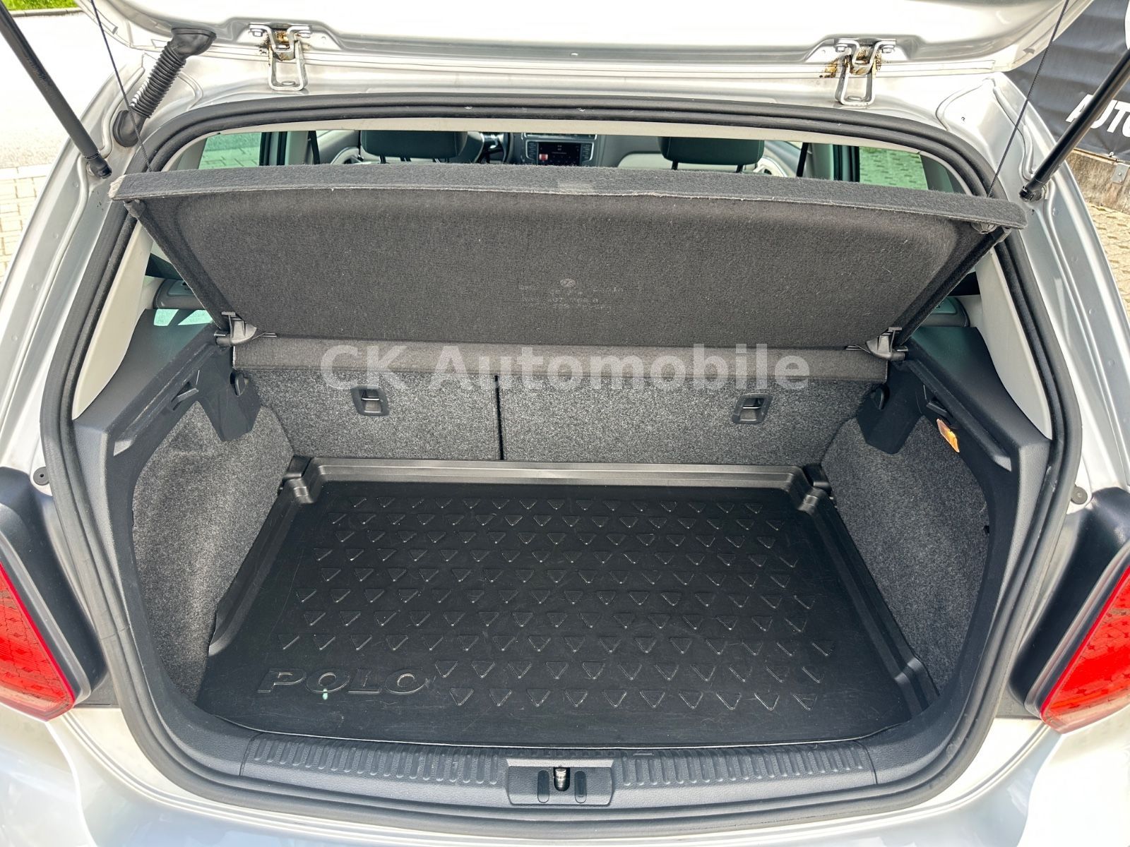 Fahrzeugabbildung Volkswagen Polo V Fresh 1.2 TSI DSG/Klimaanlage/SHZ/PDC