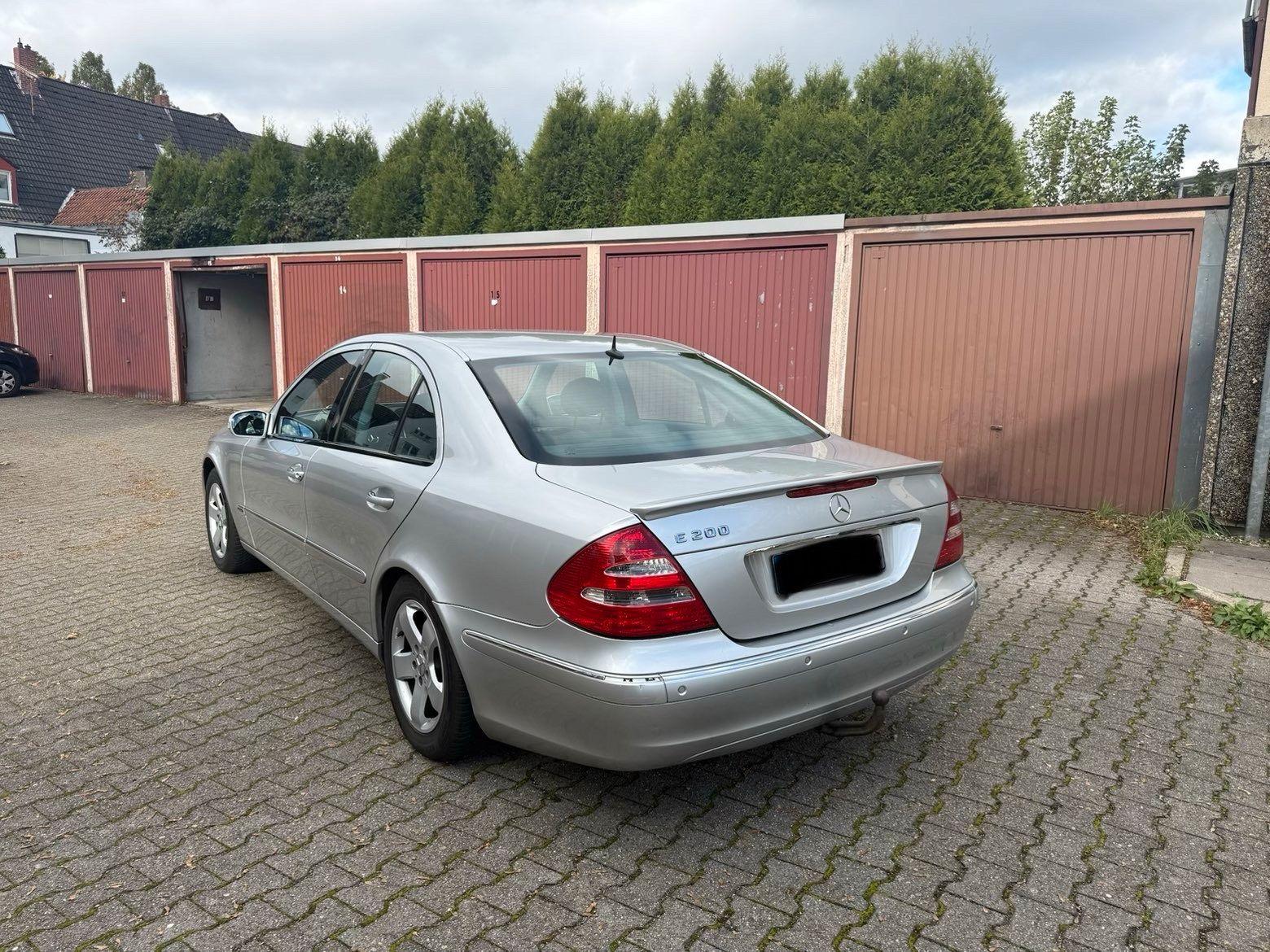 Mercedes-Benz E 200