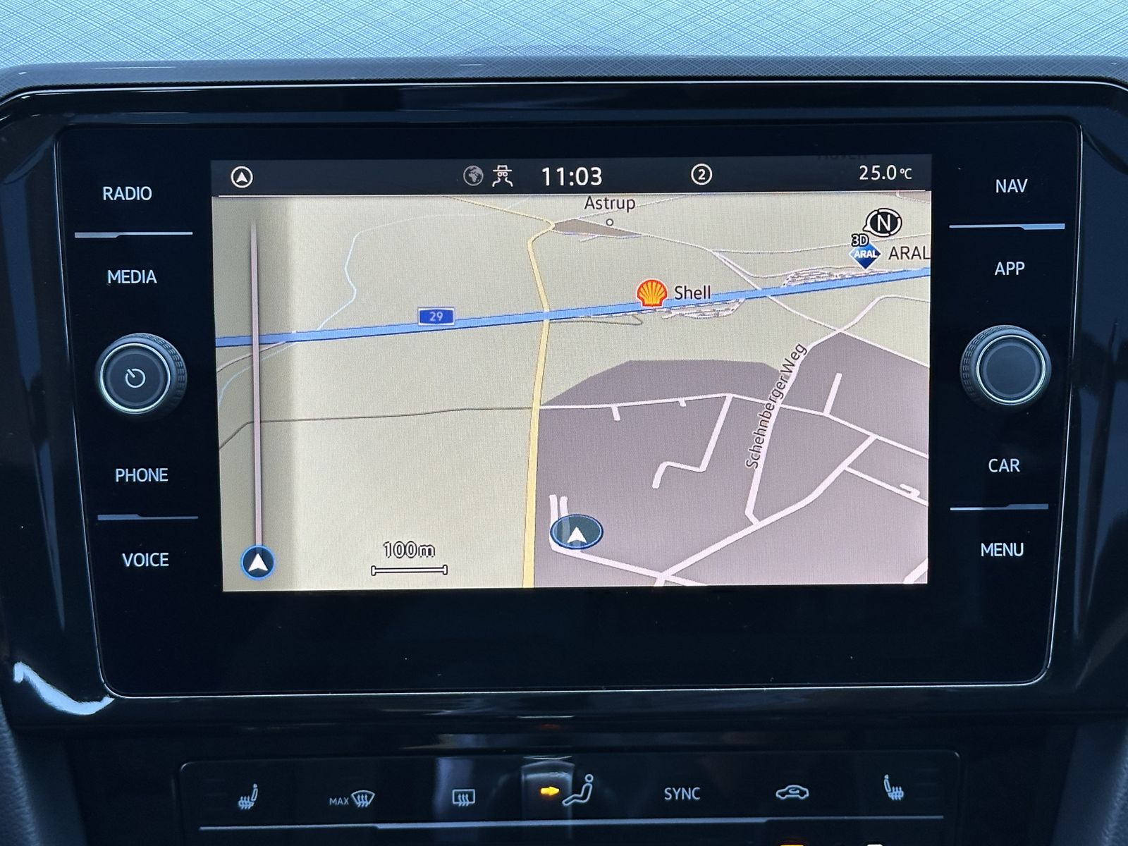 Fahrzeugabbildung Volkswagen Passat Variant 2.0 TDI Business DSG NAV+LED+PANO