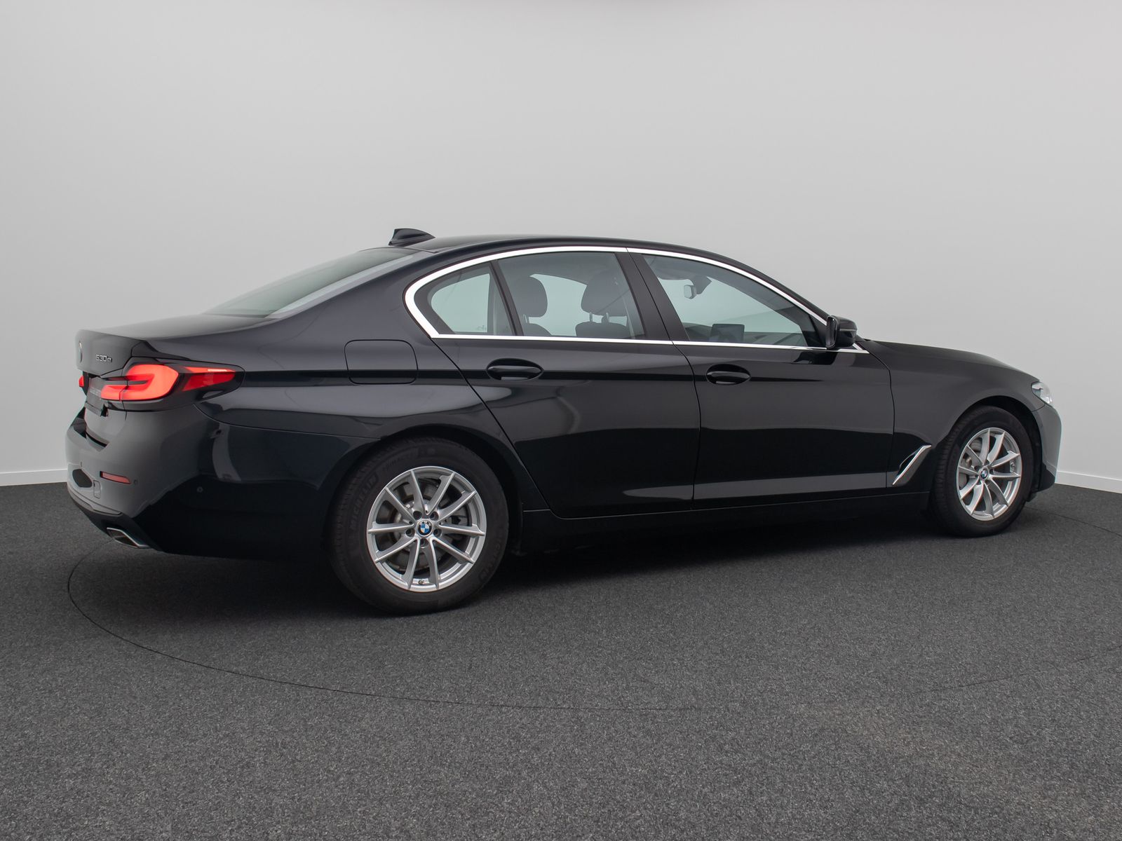 Fahrzeugabbildung BMW 530e Alarm DAB HiFi Komfort Kamera DriveAs Sport