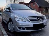 Mercedes-Benz B200 Automatik; 1. Hand; Scheckheft gepflegt - Mercedes-Benz B 200 in Kiel