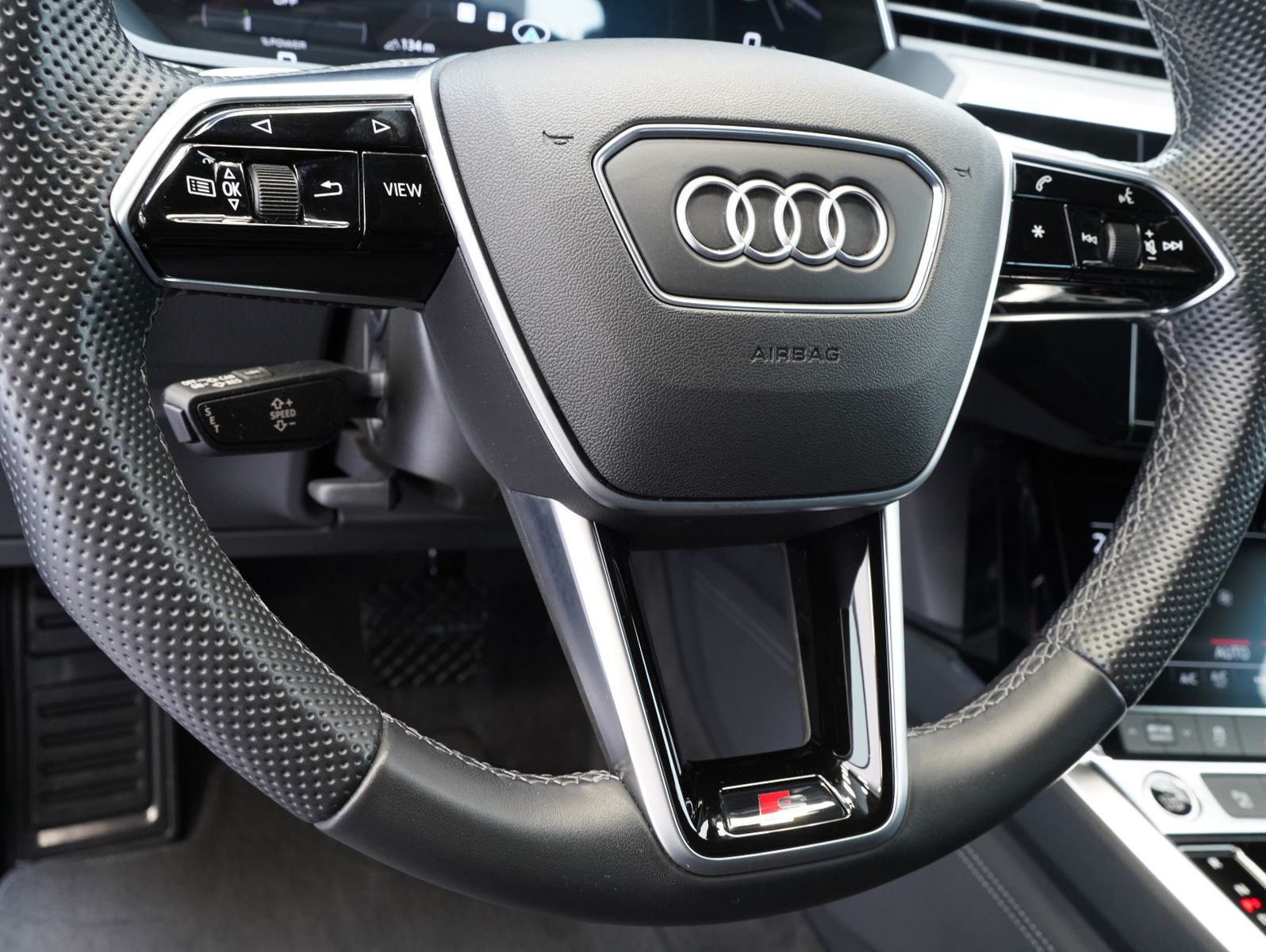 Fahrzeugabbildung Audi e-tron 55 quattro 2x S line MATRIX/B&O/AHK/SOH