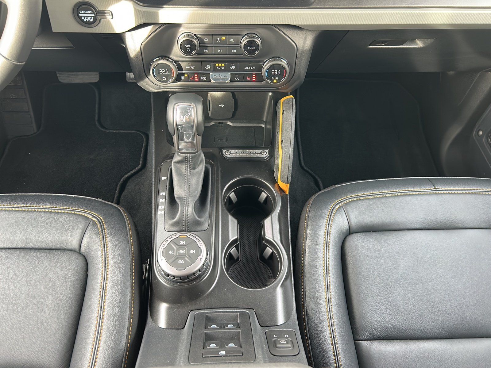 Fahrzeugabbildung Ford Bronco 2.7 EcoBoost Badlands e-4WD/ACC/B&O/CAM/