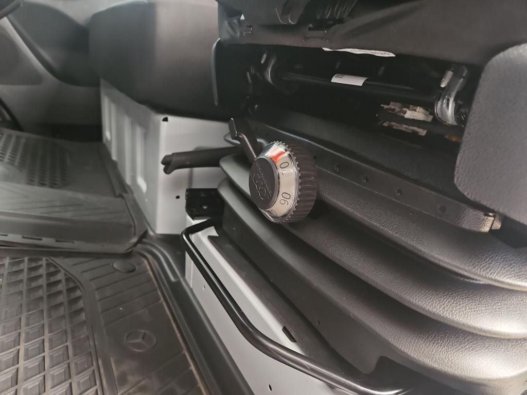 Fahrzeugabbildung Mercedes-Benz Sprinter 317 Kasten PRO L2H2 LED Schwingsitz EDW